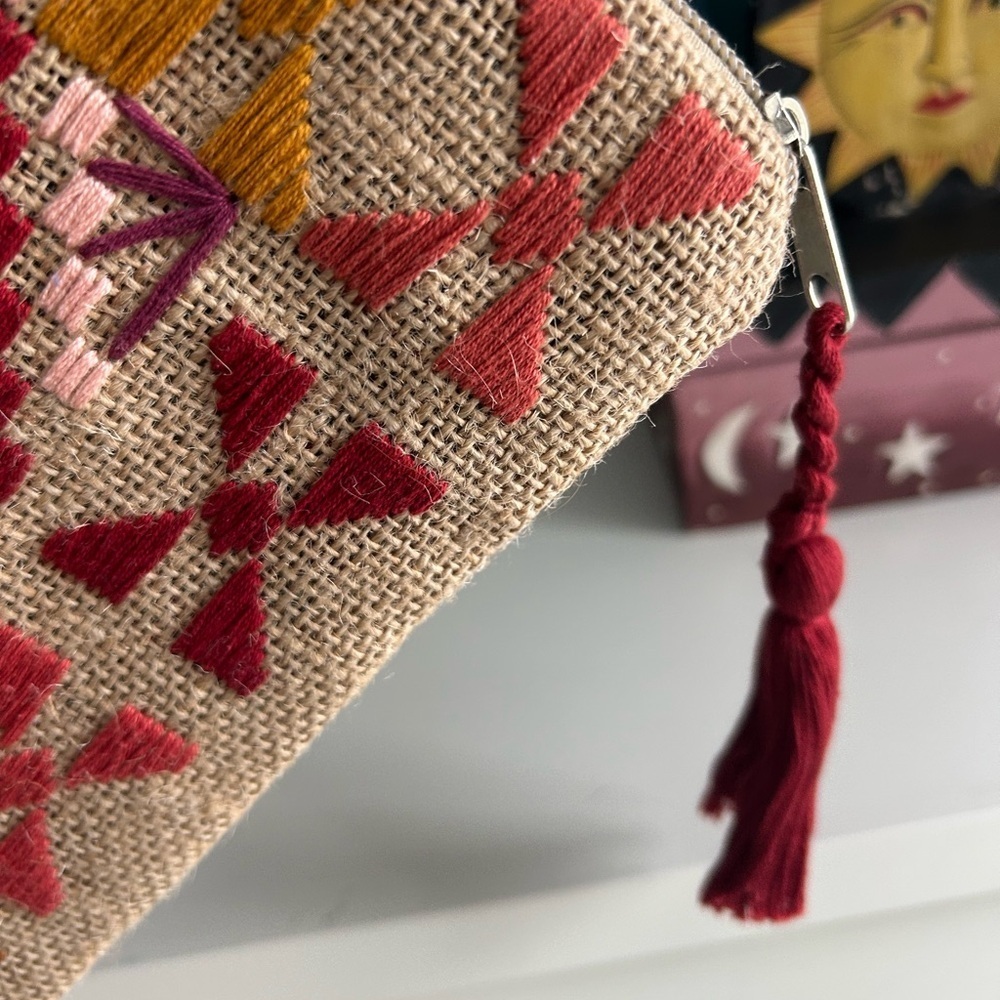 Teixchell Handmade W Love Geometric Patterned Clutch with Tassel Guatemala - Picture 15 of 15